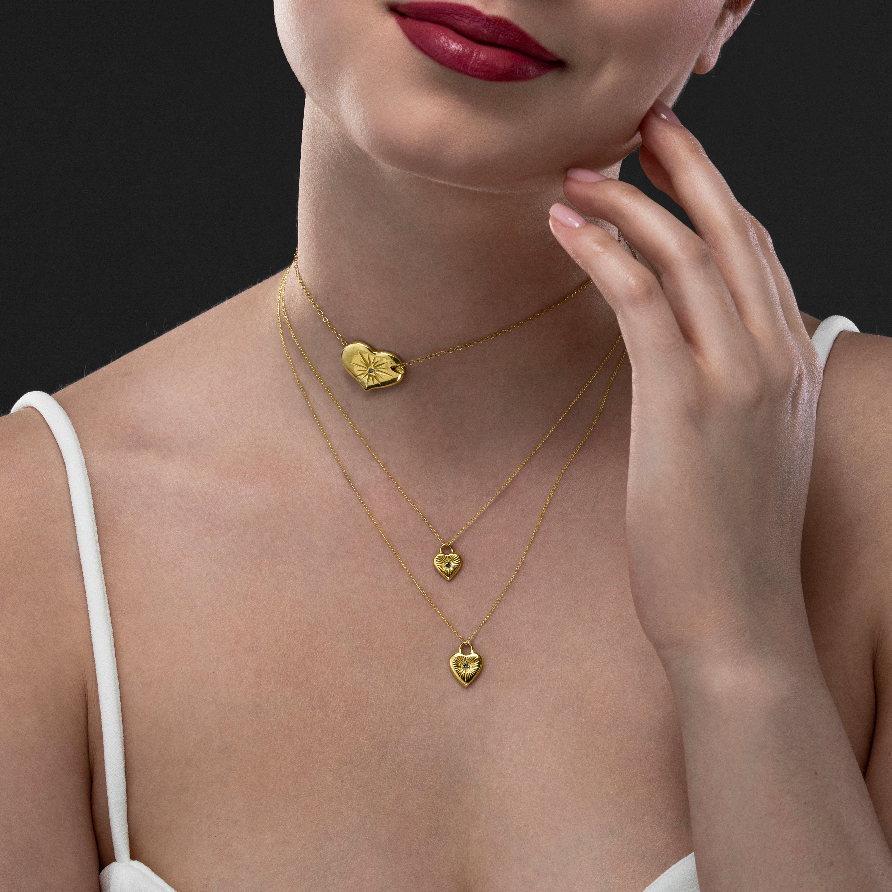 18K Gold Heart Medallion Choker Chain